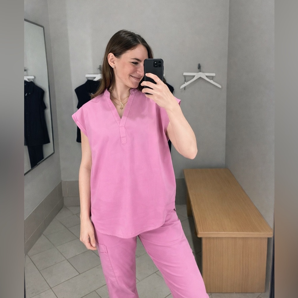 FIGS Women's Rafaela Oversized Scrub Top™ in Chalk Pink | XXL - Picture 15 of 15